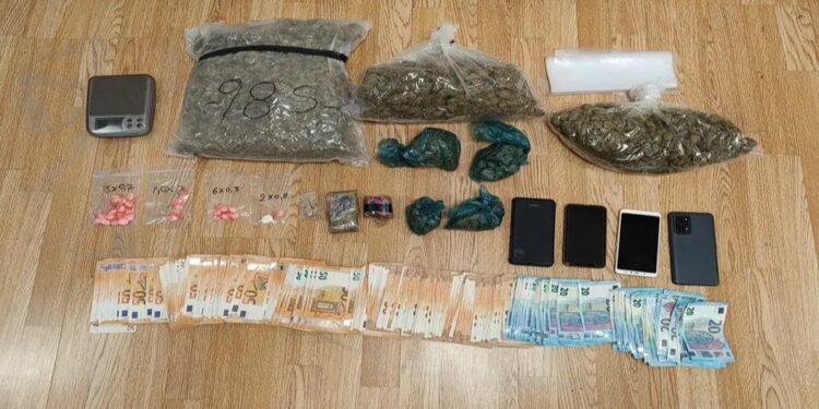 Συλλήψεις για ναρκωτικά στη Ν/Α Αττική