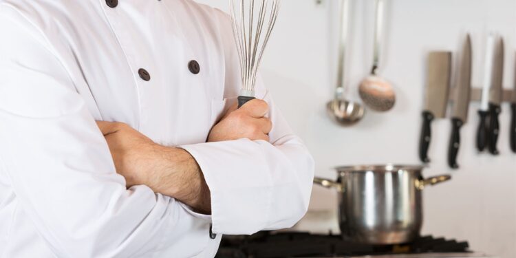 Ποιος είναι ο Έλληνας σεφ που συνελήφθη – Είχε έσοδα 1,3 εκ ευρώ όμως…