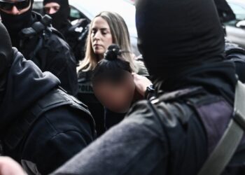 Θρίλερ με το έγκλημα στη Σαλαμίνα: Γιατί τελικά η 46χρονη σκότωσε την πεθερά της – Πώς εξηγείται ο βασανιστικός θάνατος