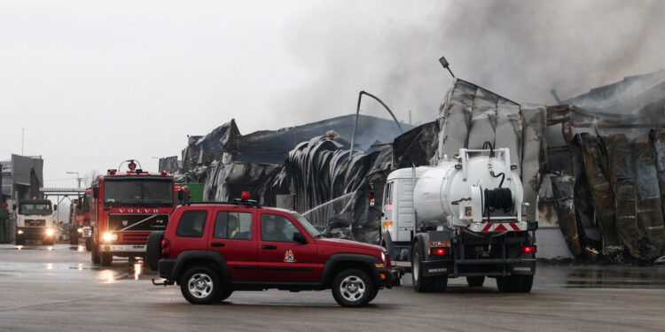 Έκρηξη στη Βιολάντα: Λάθος τοποθέτηση δεξαμενών προπανίου από το 2020 και αδήλωτο υπόγειο στο επίκεντρο της έρευνας