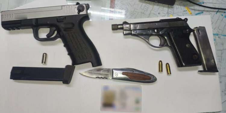 Παλαιό Φάληρο: Αυτός είναι ο πασίγνωστος επιχειρηματίας που συνελήφθη με πιστόλια και σουγιά – Η σχέση του με διάσημη τραγουδίστρια