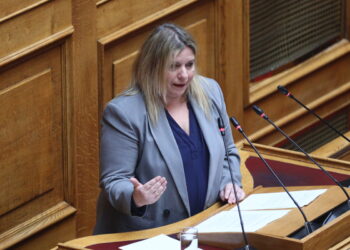 Αγωγή κατά της Ζωής Κωνσταντοπούλου υπέβαλε η Μαρία Συρεγγέλα