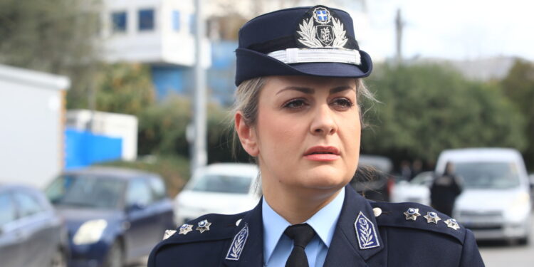 Δημογλίδου για τα επεισόδια στη Νίκαια: Κάποιοι ήθελαν να δουν εικόνες να ανοίγουν το κεφάλι του υπουργού – Τραυματίστηκαν αστυνομικοί