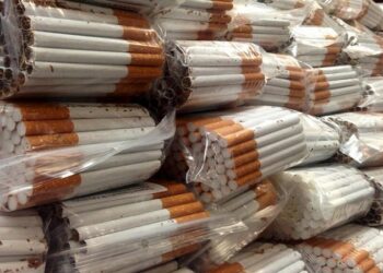 Εργοστάσιο 8 εκατ. παράνομων τσιγάρων τον μήνα: Πώς το κύκλωμα «έπνιγε» την αγορά με μαύρο χρήμα και ξέπλενε εκατομμύρια