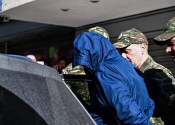 Στο αεροδικείο ο Σμήναρχος: 5.000 ευρώ το μήνα για τα εθνικά μυστικά – Μεταμφιεσμένος πήγαινε στα ΑΤΜ