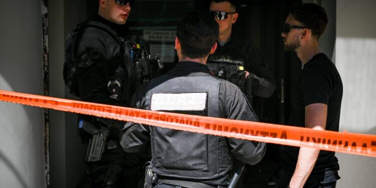 Συνελήφθη ο 89χρονος πιστολέρο στην Πάτρα – Είχε μαζί του 38άρι περίστροφο