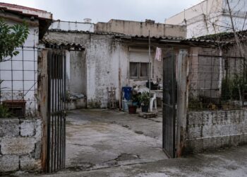 Περιστέρι: Ποιοι γνώριζαν για τα έξι παιδιά στην τρώγλη