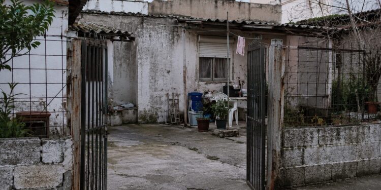 Περιστέρι: Ποιοι γνώριζαν για τα έξι παιδιά στην τρώγλη