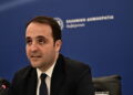 Τι δουλειά έχει άραγε μια νηπιαγωγός στο γραφείο του υφυπουργού Ψηφιακής Διακυβέρνησης;