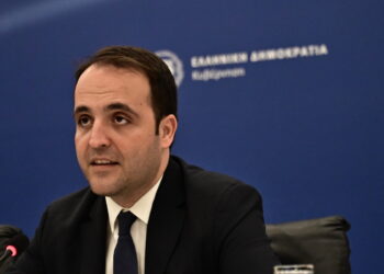 Τι δουλειά έχει άραγε μια νηπιαγωγός στο γραφείο του υφυπουργού Ψηφιακής Διακυβέρνησης;
