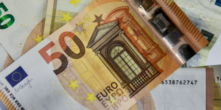 Σοκ από μεγάλη Περιφέρεια: Διαγωνισμός 9.700.000 ευρώ στις 18 Αυγούστου, μέσα στο κατακαλόκαιρο, με 1% έκπτωση και έναν μόνο συμμετέχοντα – «Φάρμακα παίρνουν οι υπεύθυνοι της Περιφέρεια;»